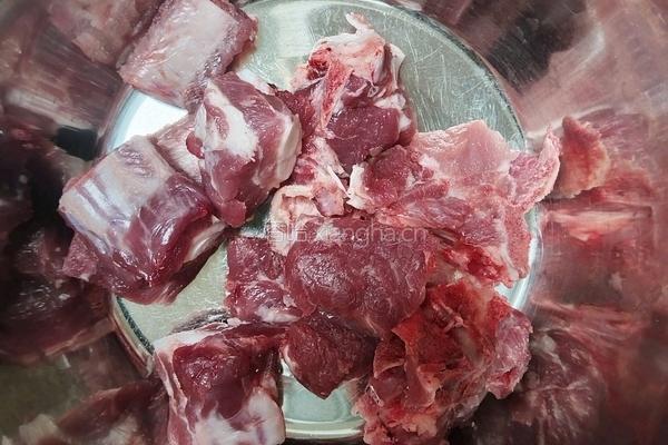 蒜香排骨的做法图解1