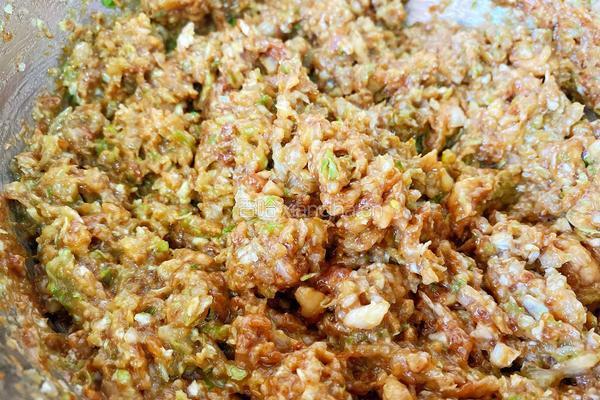 猪肉白菜饺子的做法图解2