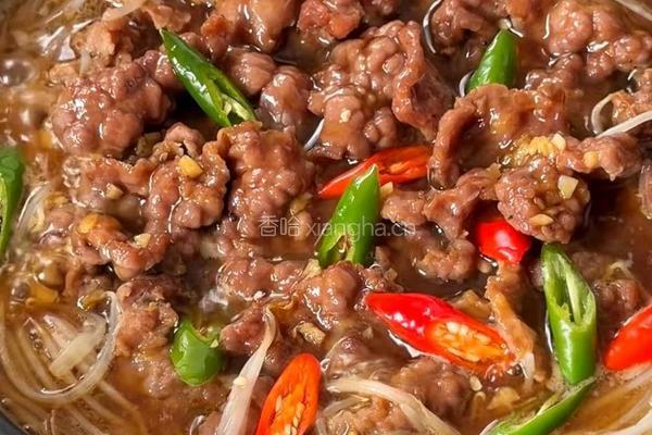 豆芽焖牛肉