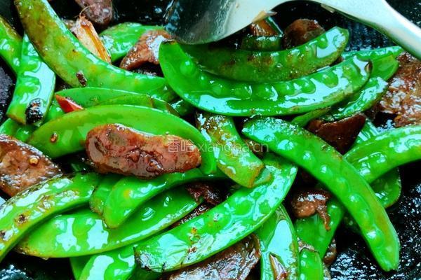 荷兰豆炒香肠的做法图解7