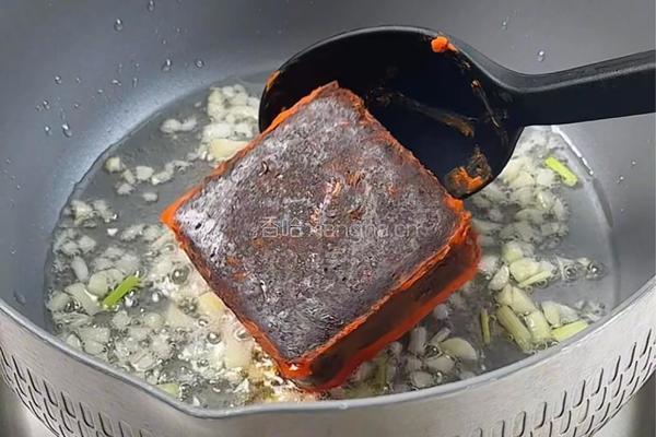 麻辣虾滑宽粉的做法图解2