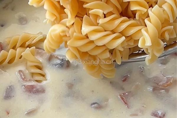 奶油虾滑蘑菇意面的做法图解6