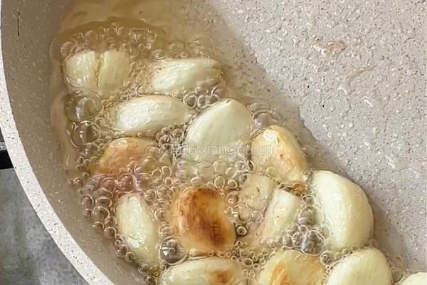蒜香口蘑牛肉的做法图解5