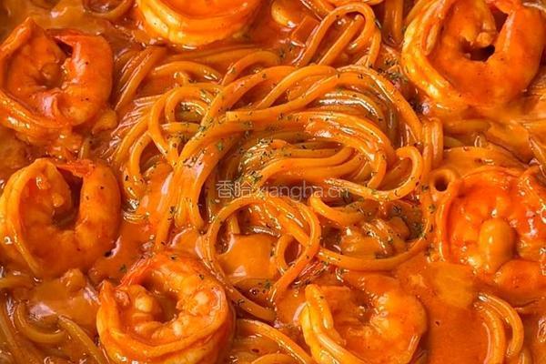 黑松露辣奶油虾仁意面