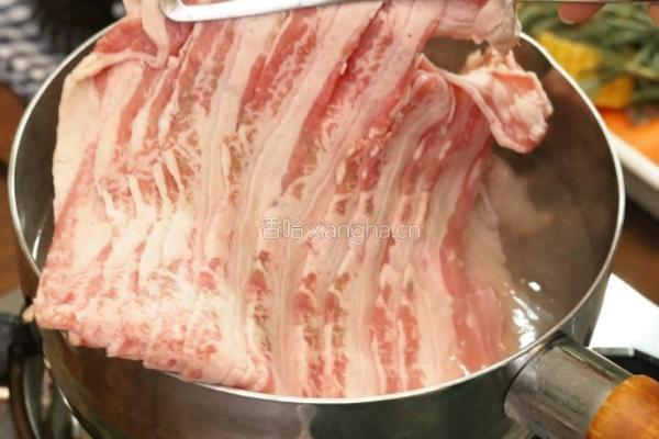 番茄肥牛煲的做法图解1