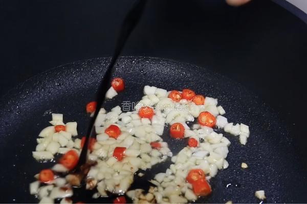 加拿大北极虾缤纷海鲜锅的做法图解3