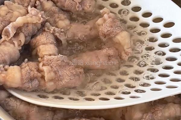 番茄肥牛虾滑面的做法图解2