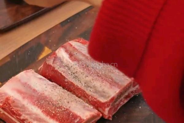 黑松露土豆泥牛排骨的做法图解1