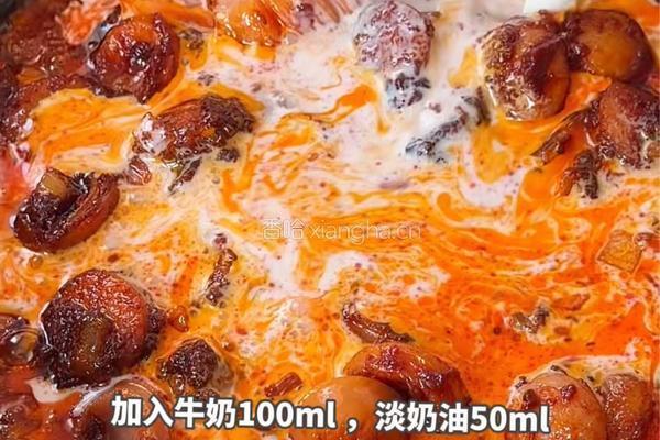 黑松露辣奶油烤肠乌冬面的做法图解5