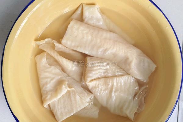 白菜炖豆腐的做法图解2