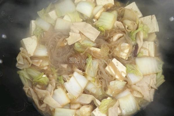 白菜炖豆腐的做法图解8