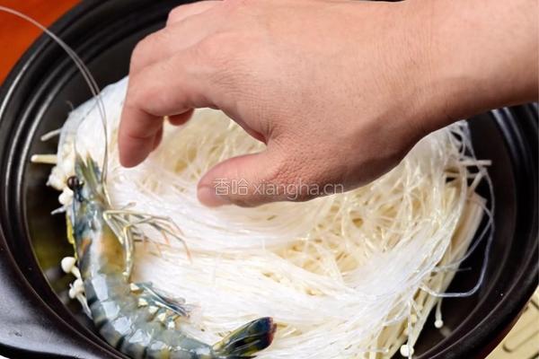 蒜蓉生蚝大虾煲的做法图解4