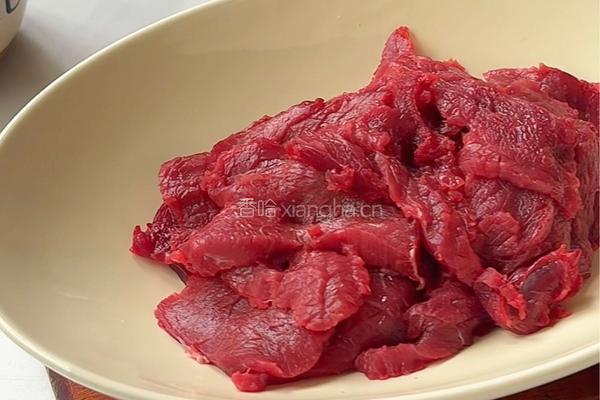 葱烧牛肉的做法图解1
