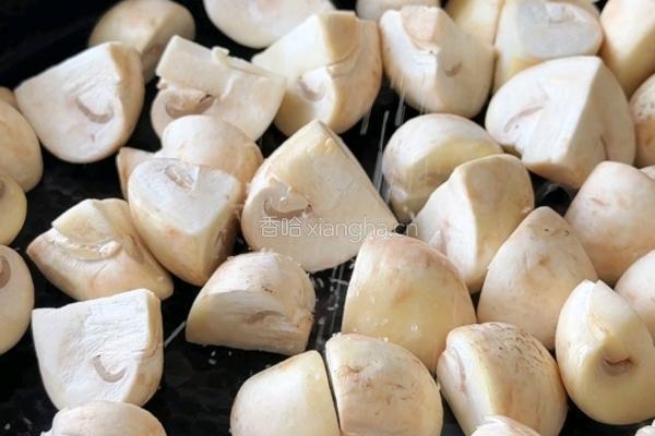 土豆炒蘑菇的做法图解3