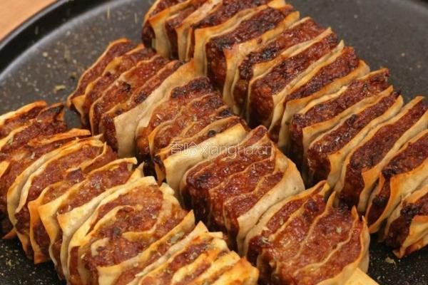 馄饨皮千层肉串的做法图解8