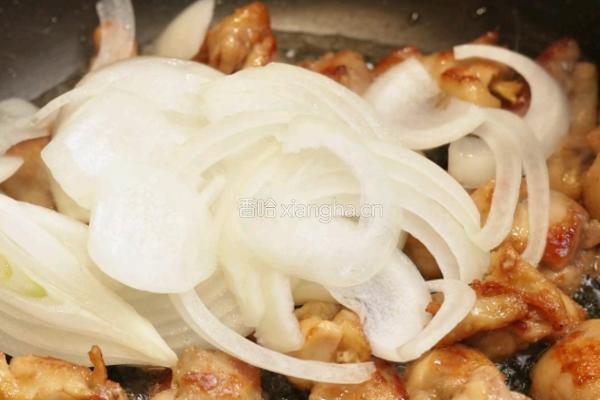 黑松露滑蛋鸡腿饭的做法图解5