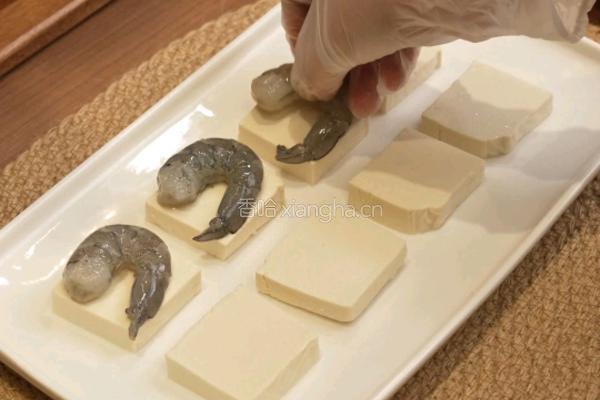 豆腐虾仁蒸蛋的做法图解4