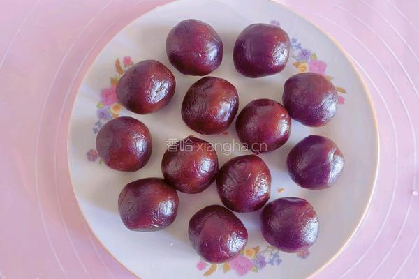 小兔子豆沙包的做法图解2