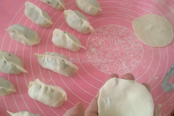 苜蓿鸡蛋饺子的做法图解6