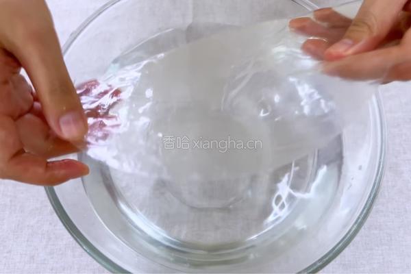 加拿大北极虾生虾时蔬越南春卷的做法图解2