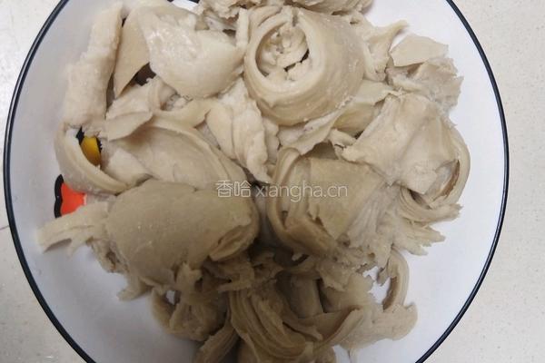 菜椒炒面筋的做法图解1