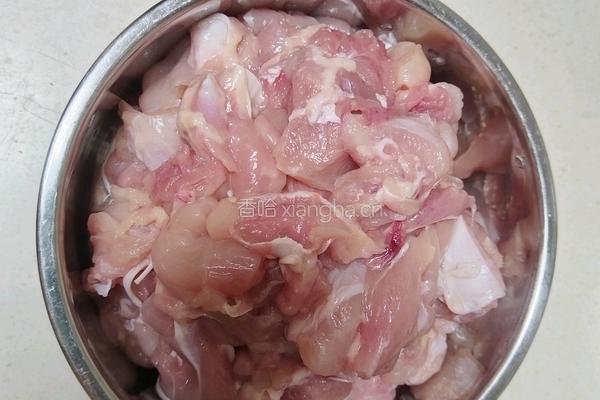 菠萝咕噜肉的做法图解1