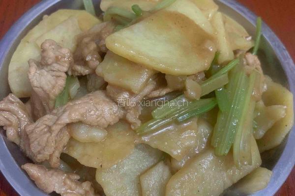 香芹土豆炒肉(免煎版)