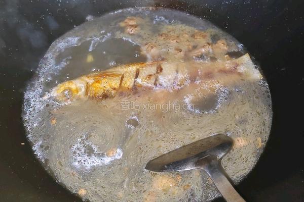 鲮鱼豆腐汤的做法图解2