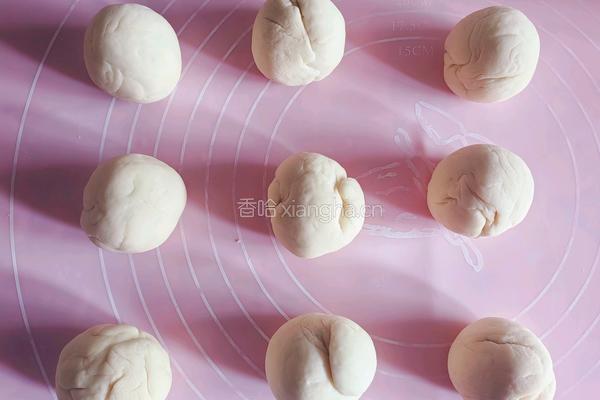 玉桂狗豆沙包的做法图解2