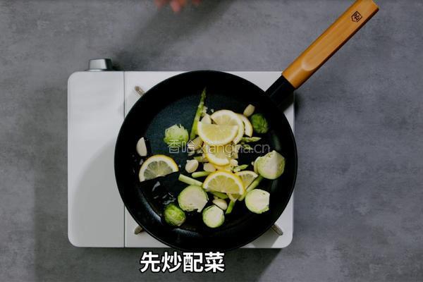蒜香黄油炒加拿大北极虾的做法图解4