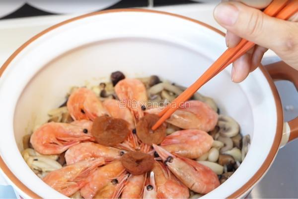 加拿大北极虾菌菇炊饭的做法图解6