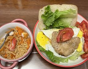 跟小可爱一起吃早餐[图]