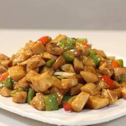 鲍菇炒肉丁的做法[图]